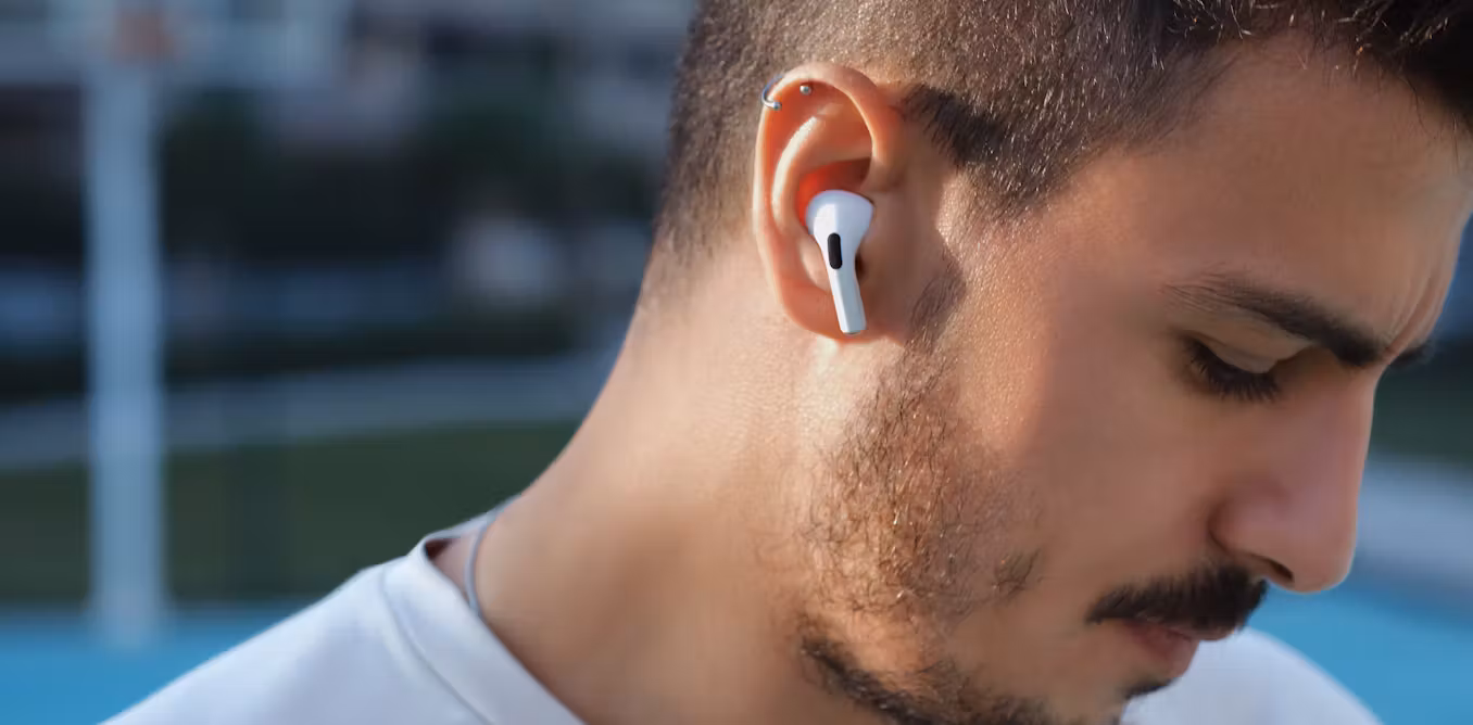 How Long Should You Wear Earbuds a Day